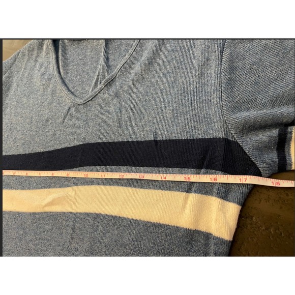 Golden Vintage 90's Short Sleeve V Neck Light Sweater Top - Sz M - Picture 6 of 9